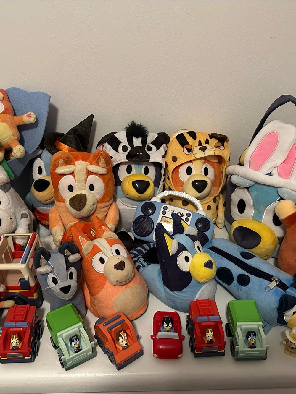 Bluey Interacting Onesies Bluey & Bingo Plush Huge Toy Lot
